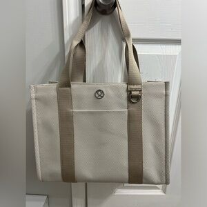 Lululemon two-tone canvas tote bag 10L